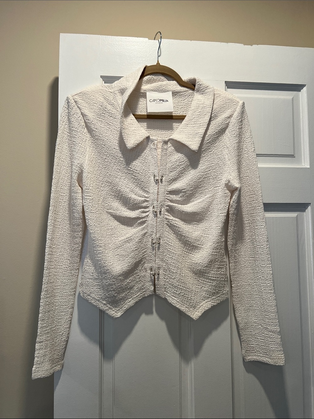 Cream Textured Hook-and-Eye Blouse